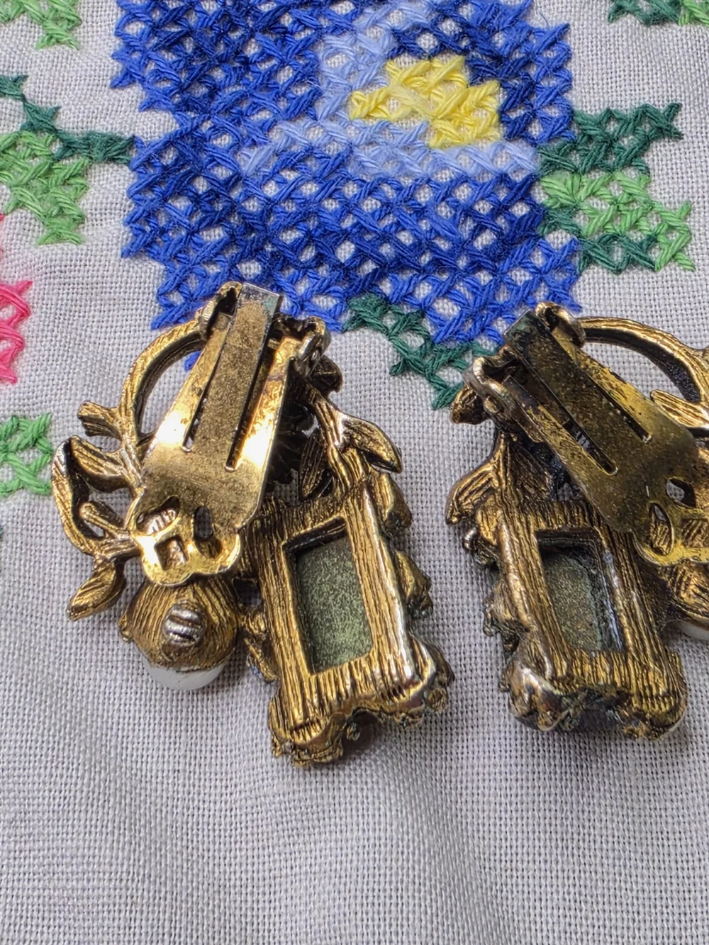 Vintage Amber Molded Glass Faux Pearl Accent Clip On Statement Earrings Golden